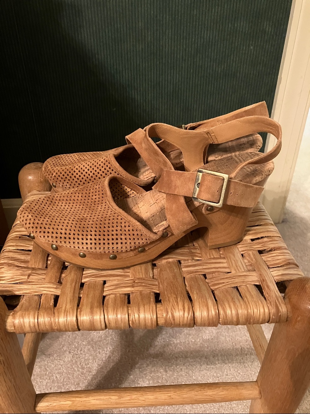 Korks Women’s wooden platform shoes